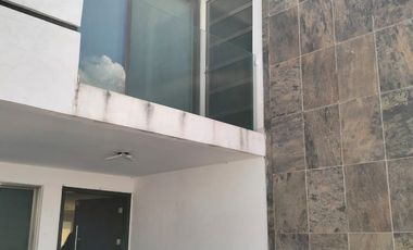 CASA DE 3 PISOS EN RESIDENCIAL SAN FRANCISCO HUATENGO
