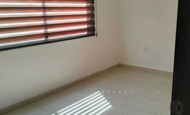CASA DE 3 PISOS EN RESIDENCIAL SAN FRANCISCO HUATENGO