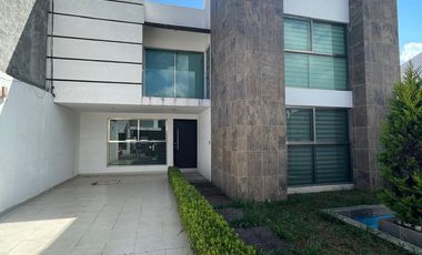 CASA DE 3 PISOS EN RESIDENCIAL SAN FRANCISCO HUATENGO