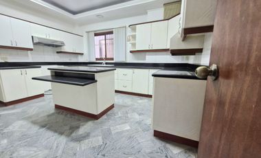 CASA EN LAS GARZAS - VENTA CON PISCINA – SAUNA Y VAPOR.