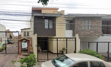 VENTA DE CASA EN GUADALAJARA COLONIA JARDINES DE SAN JOSE