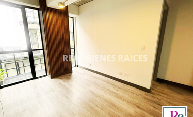 Se arrienda amplio y cómodo apartamento en unidad cerrada.