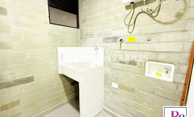 Se arrienda amplio y cómodo apartamento en unidad cerrada.