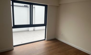 BONITO DPTO DE ESTRENO EN VENTA EN PRIMER PISO EN SURCO FRENTE A PARQUE