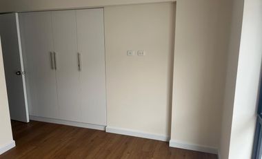 BONITO DPTO DE ESTRENO EN VENTA EN PRIMER PISO EN SURCO FRENTE A PARQUE