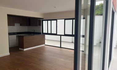 BONITO DPTO DE ESTRENO EN VENTA EN PRIMER PISO EN SURCO FRENTE A PARQUE