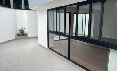 BONITO DPTO DE ESTRENO EN VENTA EN PRIMER PISO EN SURCO FRENTE A PARQUE