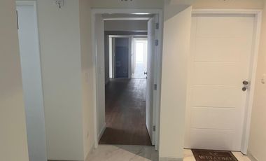 BONITO DPTO DE ESTRENO EN VENTA EN PRIMER PISO EN SURCO FRENTE A PARQUE