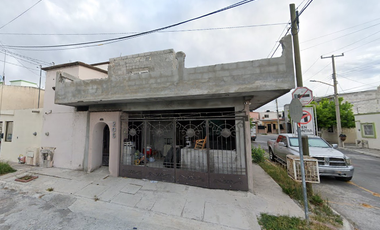 Casa en Remate Bancario en C. Los Cantos, Acueducto, Saltillo, Coah. (65% debajo de su valor comercial, solo recursos propios)