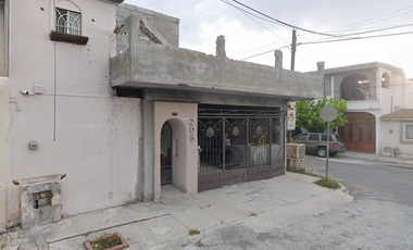 Casa en Remate Bancario en C. Los Cantos, Acueducto, Saltillo, Coah. (65% debajo de su valor comercial, solo recursos propios)