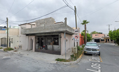 Casa en Remate Bancario en C. Los Cantos, Acueducto, Saltillo, Coah. (65% debajo de su valor comercial, solo recursos propios)