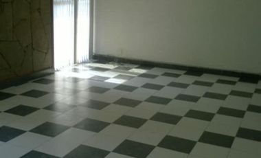 RENTO CASA AMPLIA Y SUPER UBICADA