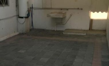 RENTO CASA AMPLIA Y SUPER UBICADA