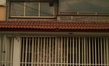 RENTO CASA AMPLIA Y SUPER UBICADA