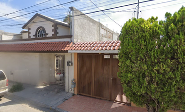 Casa en Remate Bancario en C. Sidney, Oceania, Saltillo, Coah. (65% debajo de su valor comercial)