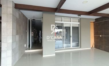 SE VENDE CASA EN COMPUERTAS DEL CAMPESTRE