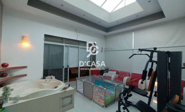 SE VENDE CASA EN COMPUERTAS DEL CAMPESTRE