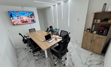 En alquiler local comercial en Alborada 13ra etapa, frente al Rio centro Norte.