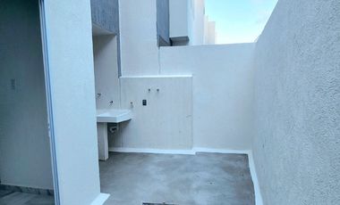 Amplia Vivienda Residencial en Clúster con Alberca