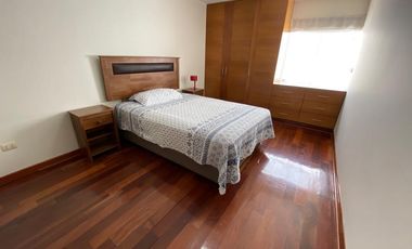 Lindo Dpto Amoblado de 3 dormitorios Cerca Colegio Santa María y C. C. Chacarilla