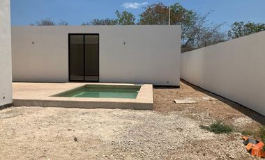 CASA EN VENTA EN PRIVADA INARA CHOLUL MÉRIDA