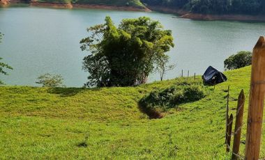 HERMOSO LOTE CON INGRESO A LA REPRESA, SAN ROQUE, ANTIOQUIA