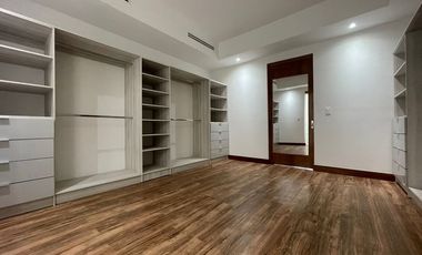 RESIDENCIA DE UNA PLANTA EN CAMPOS ELISEOS