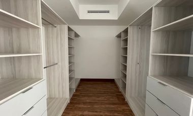 RESIDENCIA DE UNA PLANTA EN CAMPOS ELISEOS