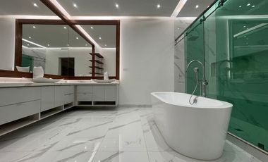 RESIDENCIA DE UNA PLANTA EN CAMPOS ELISEOS