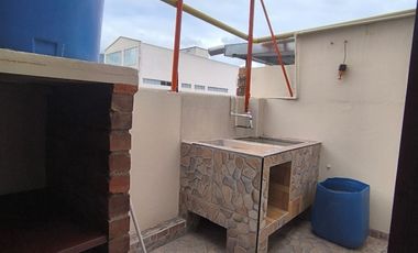 SE ARRIENDA LINDO APARTAMENTO EN EL CENTRO DE LA CIUDAD