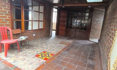 SE ARRIENDA LINDO APARTAMENTO EN EL CENTRO DE LA CIUDAD