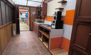 SE ARRIENDA LINDO APARTAMENTO EN EL CENTRO DE LA CIUDAD