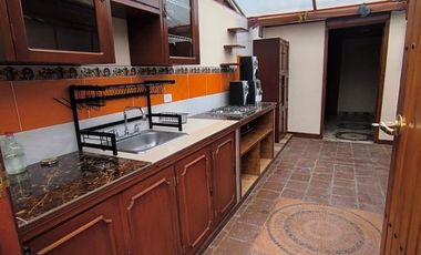 SE ARRIENDA LINDO APARTAMENTO EN EL CENTRO DE LA CIUDAD