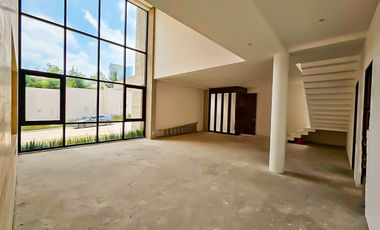 Casa en venta en Bosque Real con amenidades, 3 recámaras