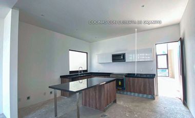 Casa en venta en Bosque Real con amenidades, 3 recámaras