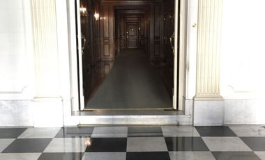 Excelente Departamento en Edificio de Gran Categoría - Recoleta