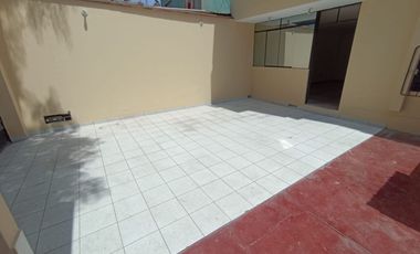 Se Vende Amplia Casa Con Excelente Distribucion