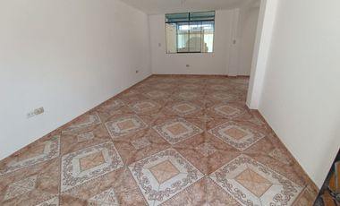 Se Vende Amplia Casa Con Excelente Distribucion