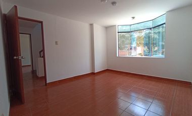 Se Vende Amplia Casa Con Excelente Distribucion