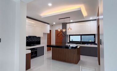 FOR SALE Spacious Brand New 6BR House in Tierra Nueva Village, Alabang, Muntinlupa - SH104