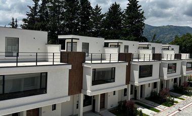 CONJUNTO EXCLUSIVO DE DIEZ CASAS A ESTRENAR EN TUMBACO