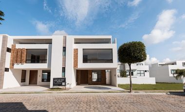 CASA DE 4 RECÁMARAS EN LOMAS DE ANGELOPOLIS 3 - ENTREGA INMEDIATA