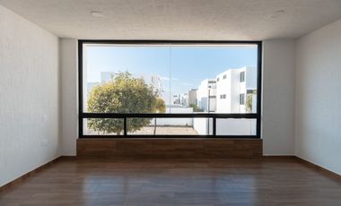 CASA DE 4 RECÁMARAS EN LOMAS DE ANGELOPOLIS 3 - ENTREGA INMEDIATA