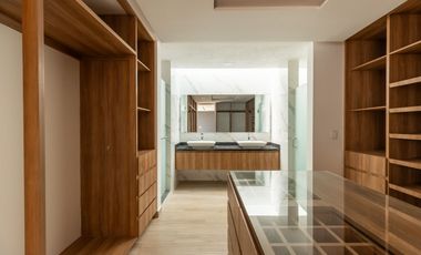 CASA MODERNA CASA DE 5 RECÁMARAS EN LOMAS DE ANGELOPOLIS 3 - ENTREGA INMEDIATA