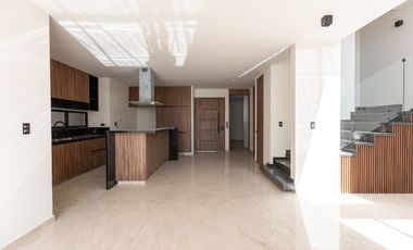 INCREÍBLE CASA DE 4 RECÁMARAS EN LOMAS DE ANGELOPOLIS 3 - ENTREGA INMEDIATA