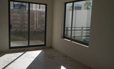 CASA EN VENTA UBICADA EN VILLAS DEL CAMPO, CALIMAYA. ¡ENTREGA INMEDIATA, LISTO PARA HABITAR! CONOCELA
