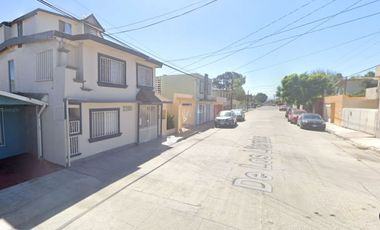 CASA EN COLONIA UNIVERSIDAD OTAY, TIJUANA, BAJA CALIFORNIA.