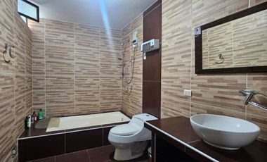 Se Vende Amplia Casa De 2 Pisos En Calle Guzmán Barrón - Trujillo (aipanaque)