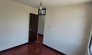 Se Vende Amplia Casa De 2 Pisos En Calle Guzmán Barrón - Trujillo (aipanaque)