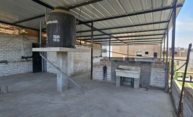 Se Vende Amplia Casa De 2 Pisos En Calle Guzmán Barrón - Trujillo (aipanaque)